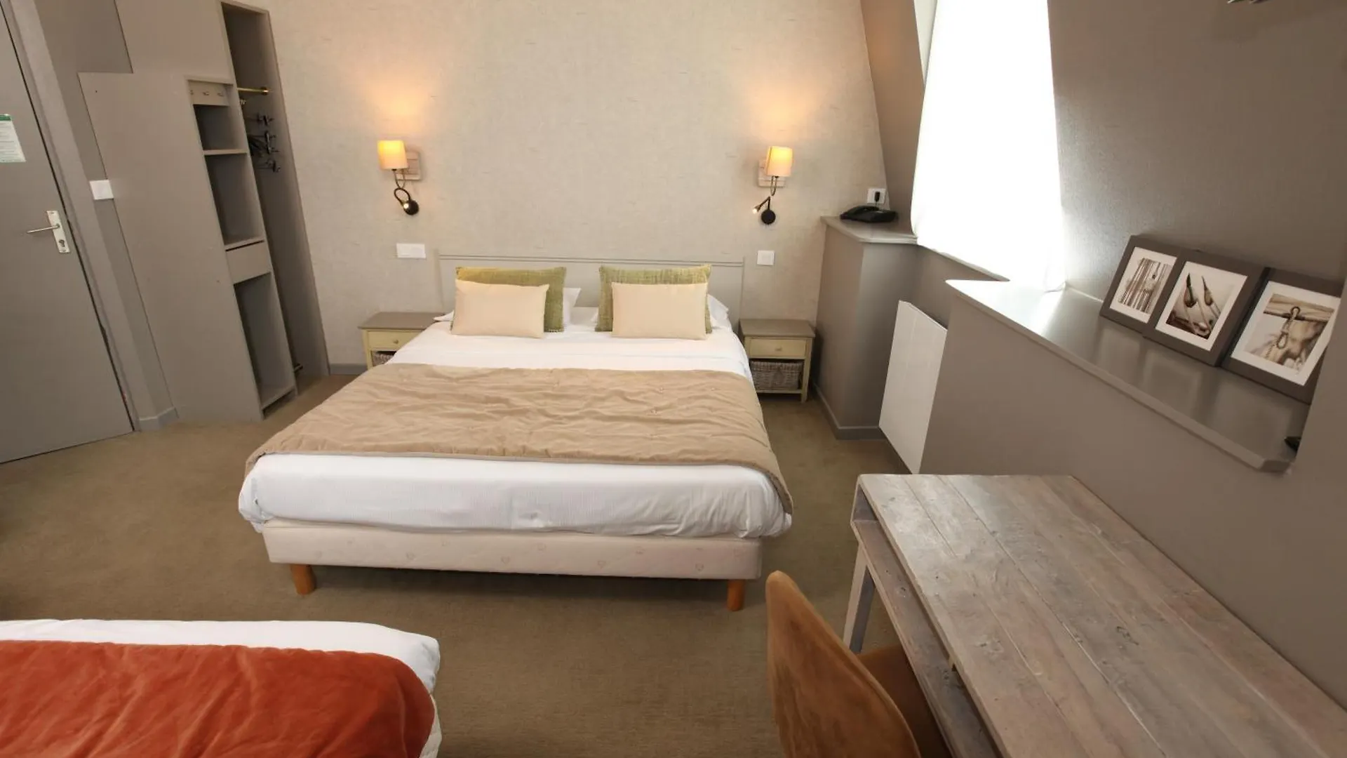 Cit'Hotel Les Alizes Dinard 2*,  France