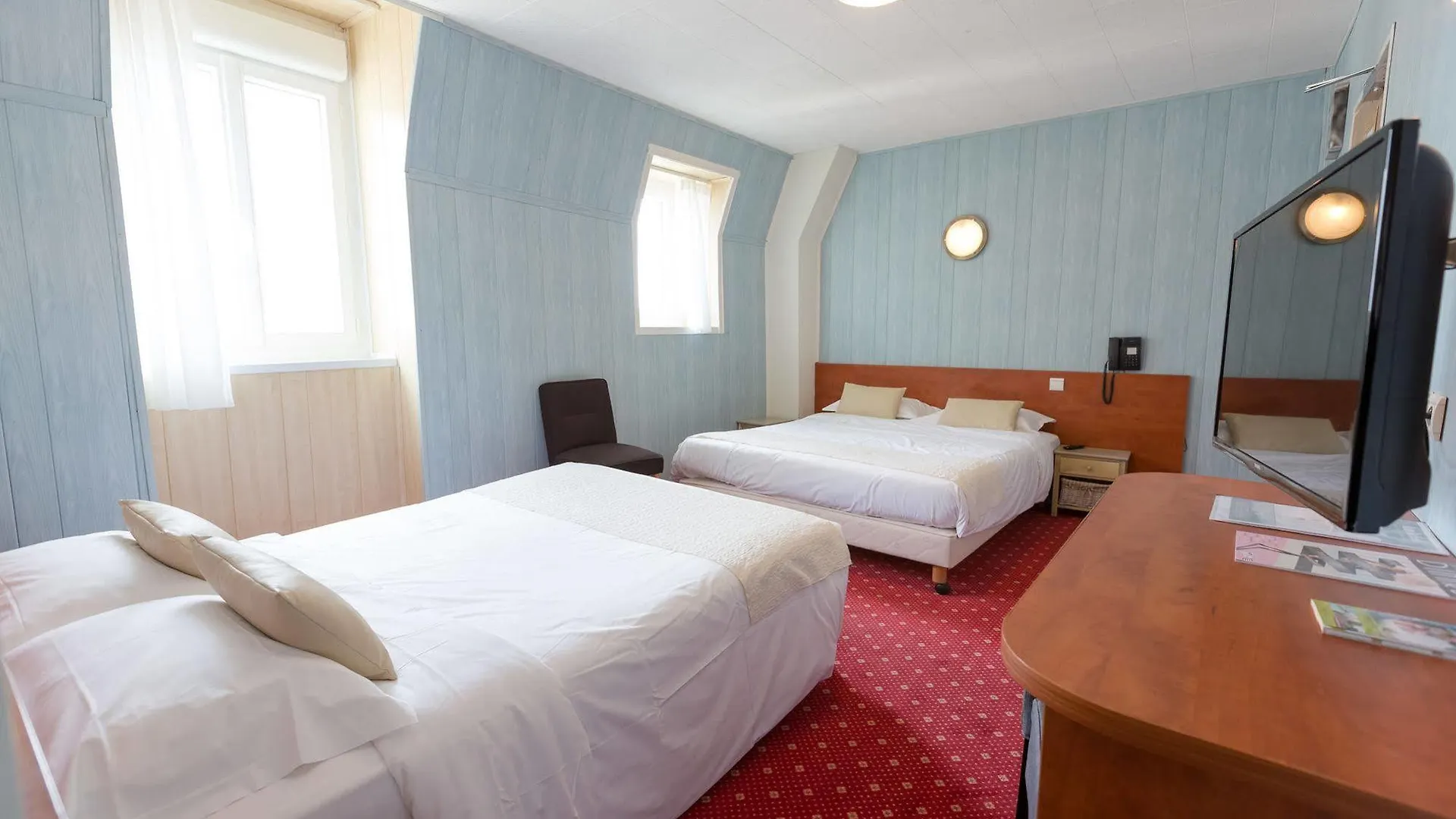 Cit'Hotel Les Alizes Dinard 2*,  France